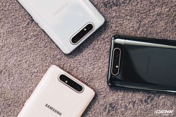 di động v24h Trên tay Samsung Galaxy A80: Camera xoay lật, màn hình "New Infinity" không tai thỏ, camera 48MP ảnh 10