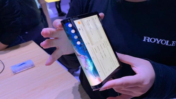 FlexPai smartphone màn hình gập đầu tiên trang bị con chip Snapdragon 855 ảnh 4